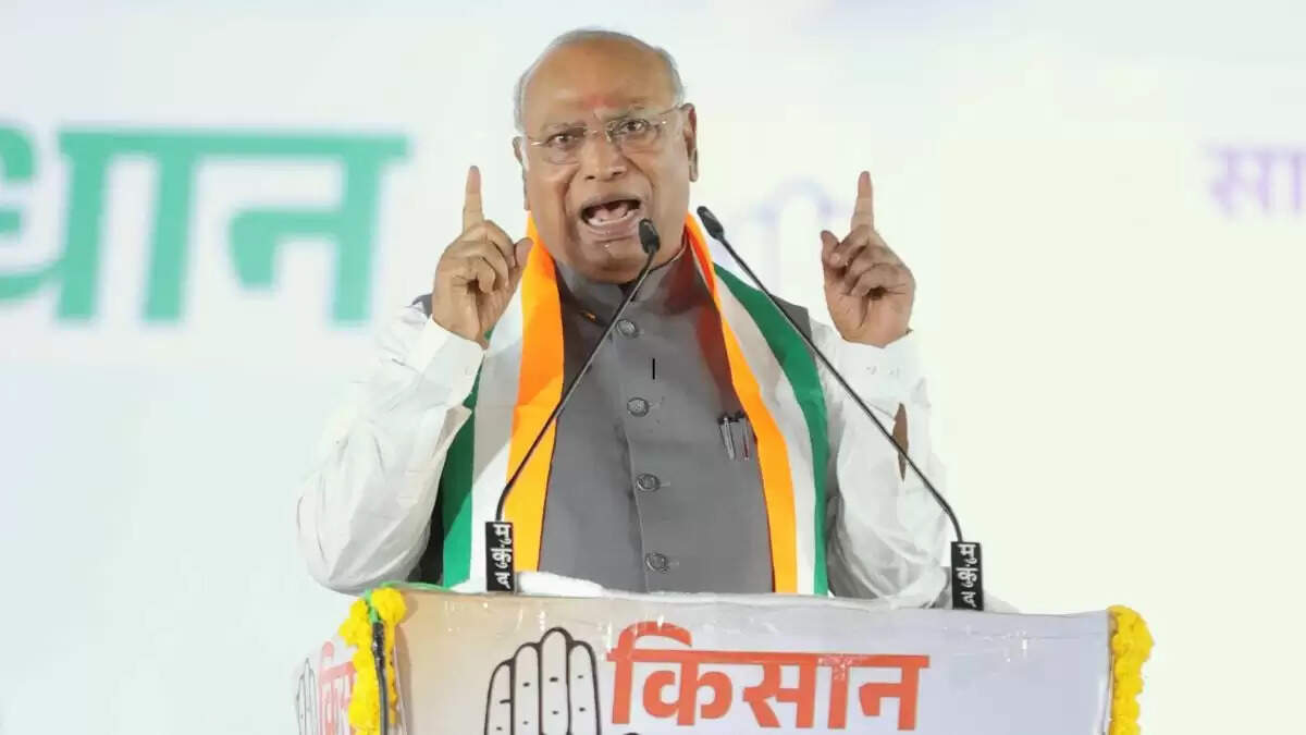 कांग्रेस अध्यक्ष खड़गे का विवादास्पद बयान, बीजेपी ने किया तीखा हमला
