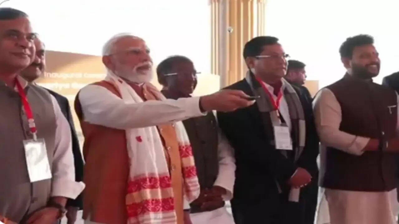 गुवाहाटी में पीएम मोदी ने खोला नया हवाई अड्डा टर्मिनल, पूर्वोत्तर के लिए एक नई शुरुआत