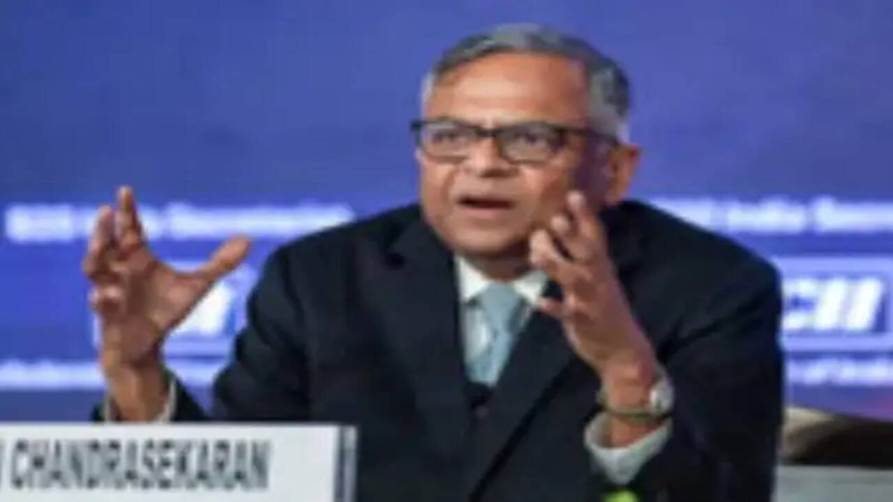 एन. चंद्रशेखरन ने टाटा संस के चेयरमैन पद से दिया इस्तीफा, जानें कारण