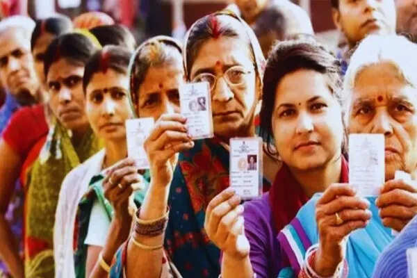 बिहार विधानसभा चुनाव: पहले चरण में 60.18% मतदान, बेगूसराय में सबसे अधिक भागीदारी