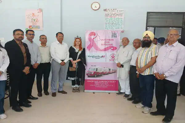 बाबा औगढ़ कॉलेज में कैंसर जांच और जागरूकता कैम्प का सफल आयोजन
