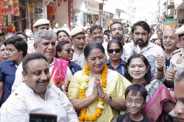 दिल्ली में जीएसटी बचत उत्सव में मुख्यमंत्री रेखा गुप्ता की भागीदारी