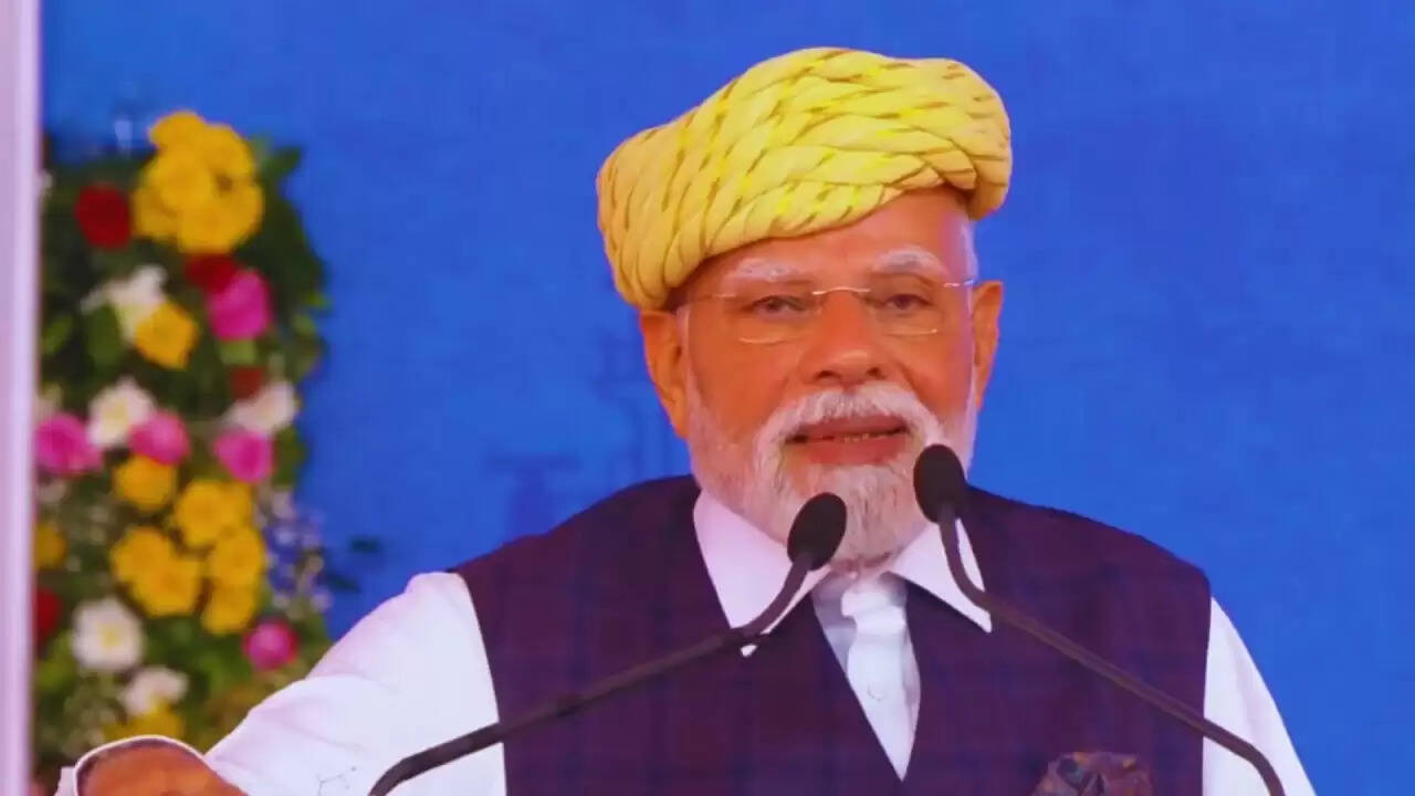 प्रधानमंत्री मोदी का भावनगर दौरा: आत्मनिर्भर भारत की दिशा में महत्वपूर्ण कदम