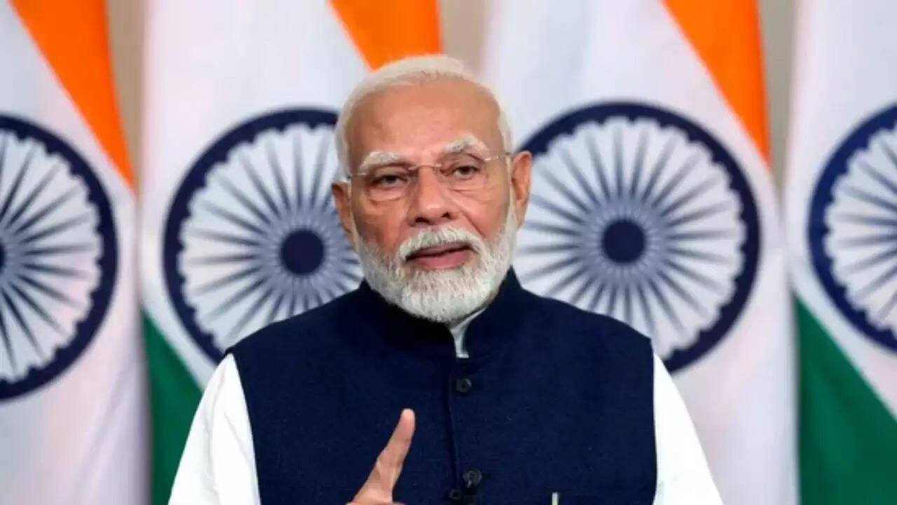 पीएम मोदी ने पाकिस्तान को दी सख्त चेतावनी, आत्मनिर्भरता पर जोर