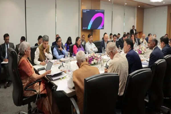 गिफ्ट आईएफएससी को वैश्विक पूंजी प्रवाह का प्रमुख केंद्र बनाने की आवश्यकता: वित्त मंत्री