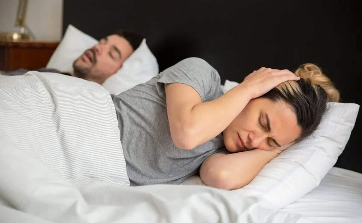 स्लीप डिवोर्स: रिश्तों में नई सोच और बेहतर नींद का उपाय