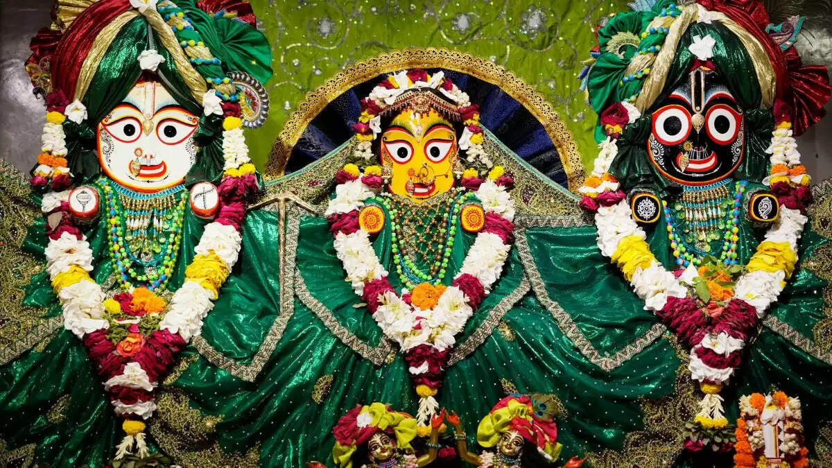 अहमदाबाद में भगवान जगन्नाथ की रथयात्रा: भव्य जलयात्रा से हुई शुरुआत