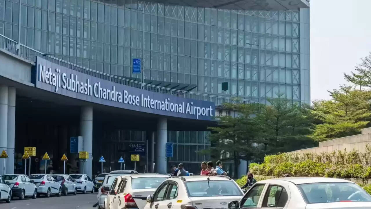 कोलकाता एयरपोर्ट पर बांग्लादेशी नागरिक की गिरफ्तारी: पासपोर्ट रैकेट का खुलासा