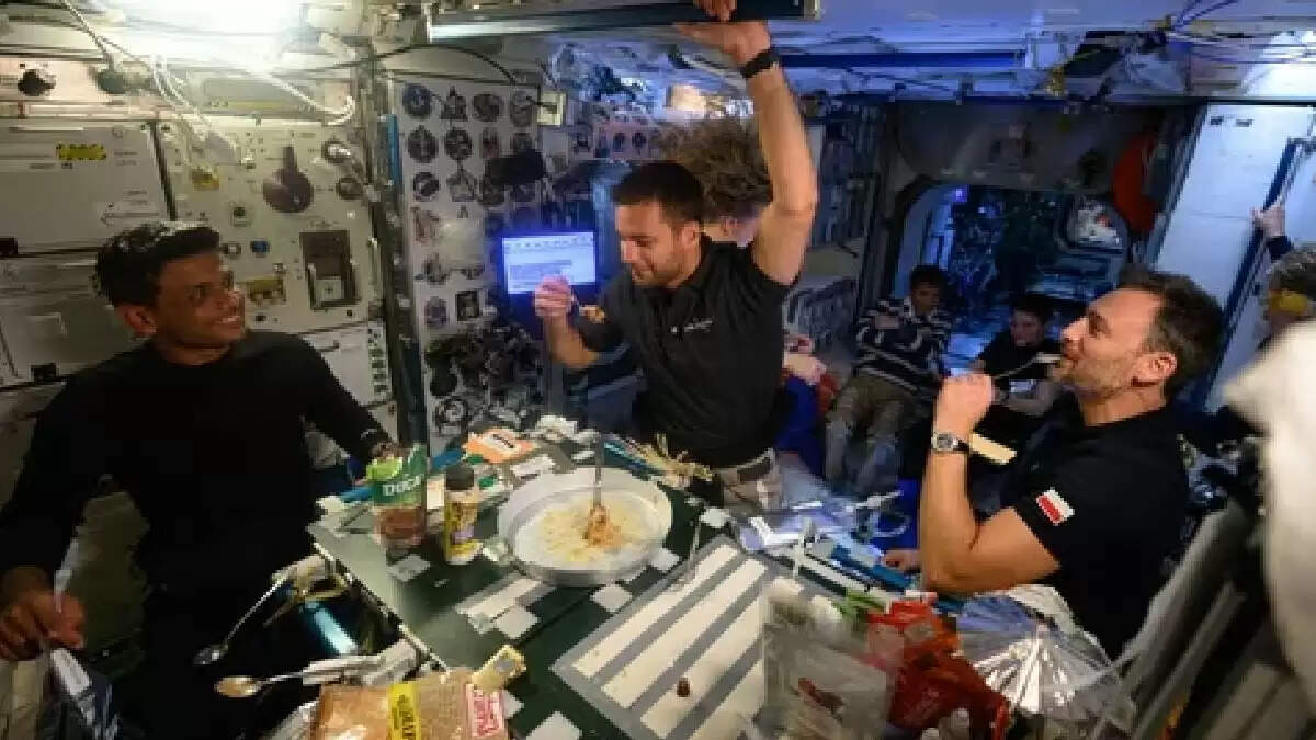 भारतीय अंतरिक्ष यात्री शुभांशु शुक्ला की ISS से विदाई, कल होगी पृथ्वी पर वापसी