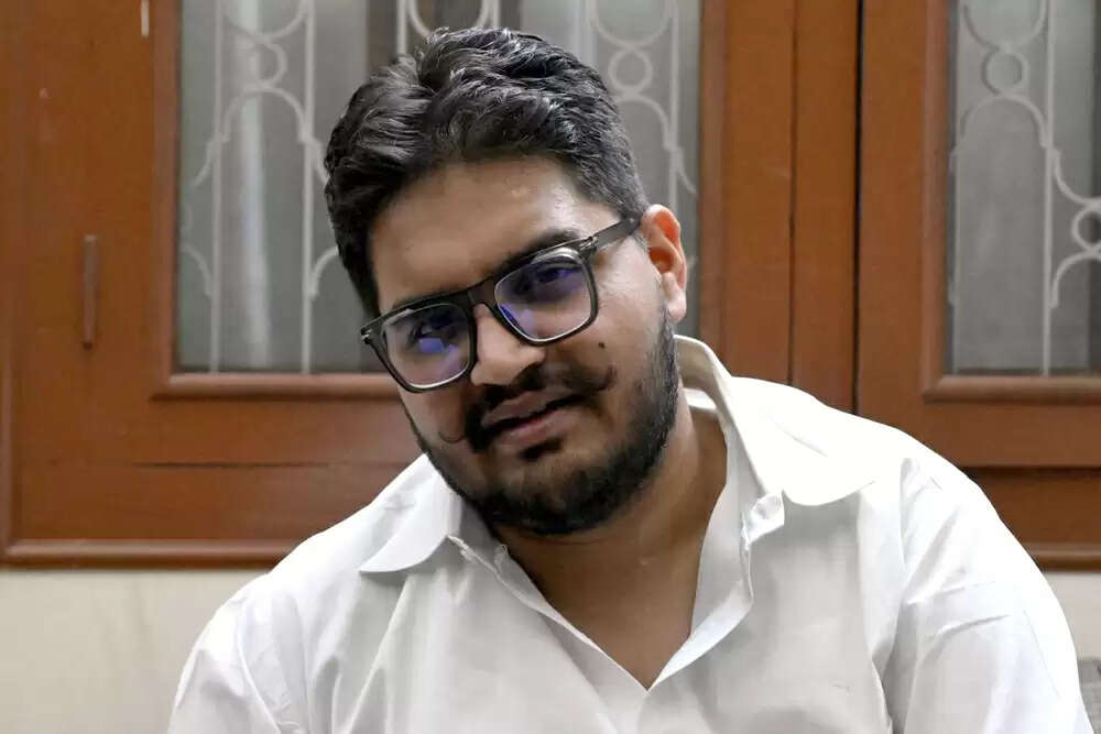 गाजीपुर पुलिस ने माफिया मुख्तार अंसारी के बेटे उमर अंसारी को किया गिरफ्तार