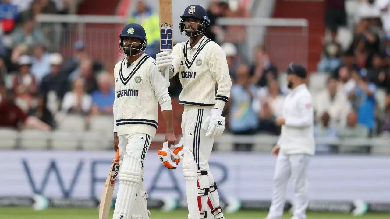 भारत और इंग्लैंड के बीच टेस्ट सीरीज में भारतीय बल्लेबाजों का ऐतिहासिक प्रदर्शन