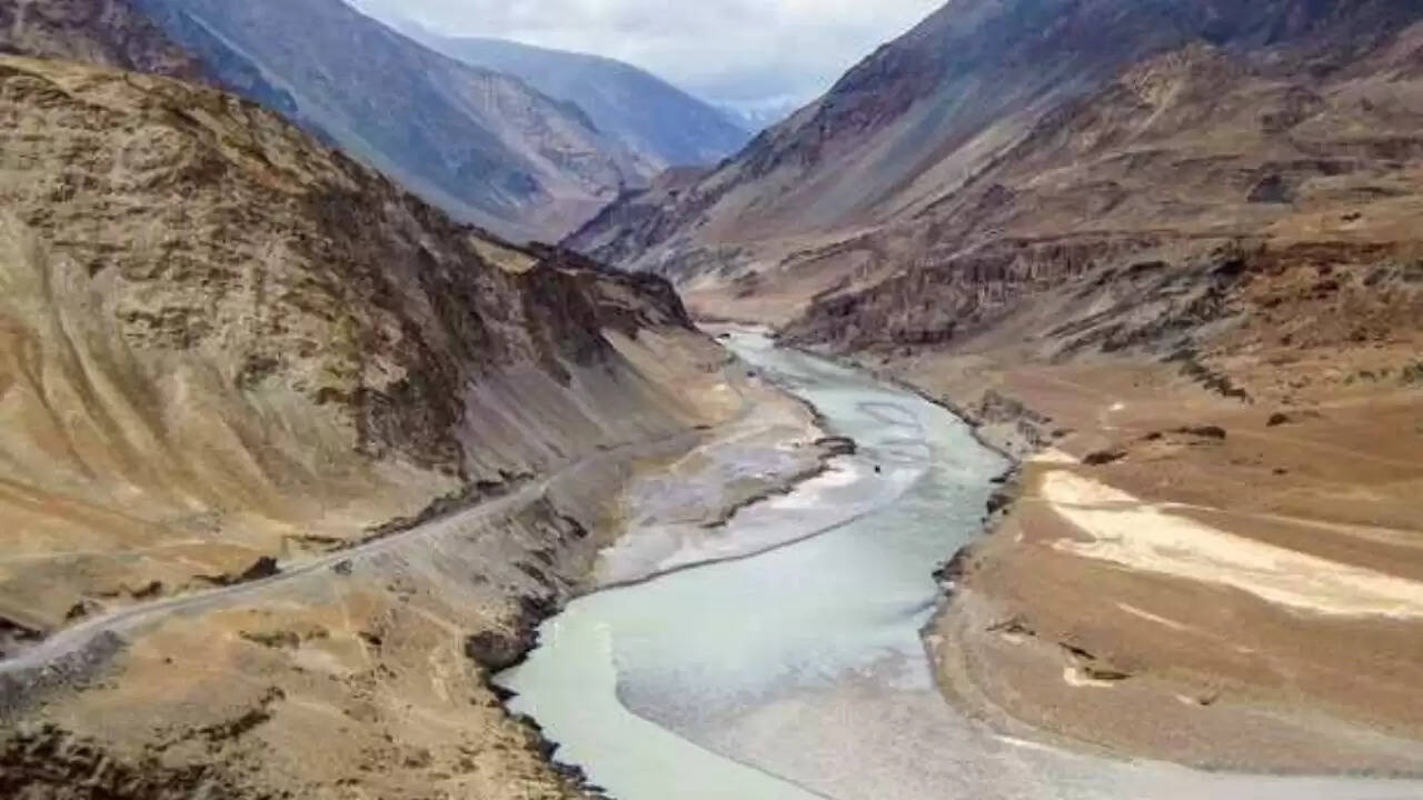 सिंधु जल संधि के प्रभाव: पाकिस्तान में किसानों को हो रही समस्याएं