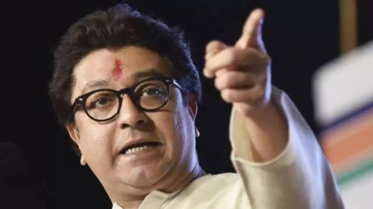 राज ठाकरे की चेतावनी: हिंदी को अनिवार्य करने पर महाराष्ट्र में स्कूल बंद कर देंगे!