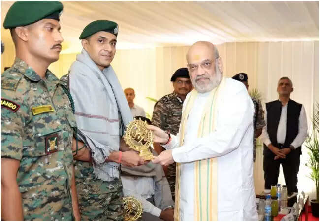 गृह मंत्री अमित शाह ने 'ऑपरेशन ब्लैक फ़ॉरेस्ट' के नायकों को सम्मानित किया