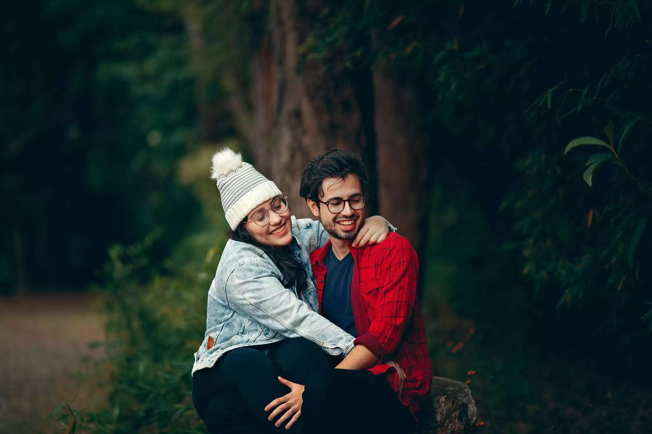 लड़कियों को पसंद आने वाले 10 गुण: जानें कैसे जीतें उनका दिल