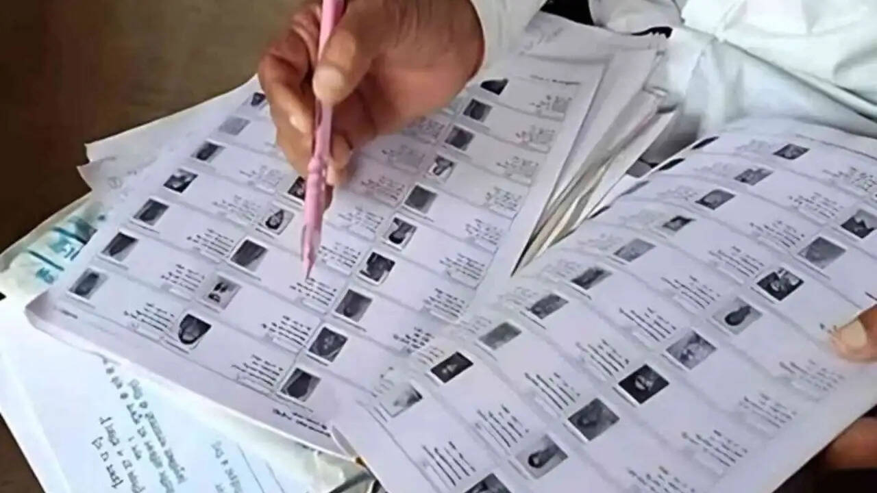 पश्चिम बंगाल में मतदाता सूची में बड़े बदलाव, 90 लाख नाम हटाए गए