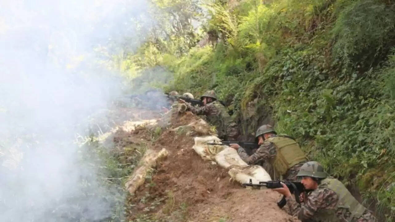 कुपवाड़ा में सुरक्षाबलों ने दो आतंकवादियों को किया ढेर, ऑपरेशन जारी