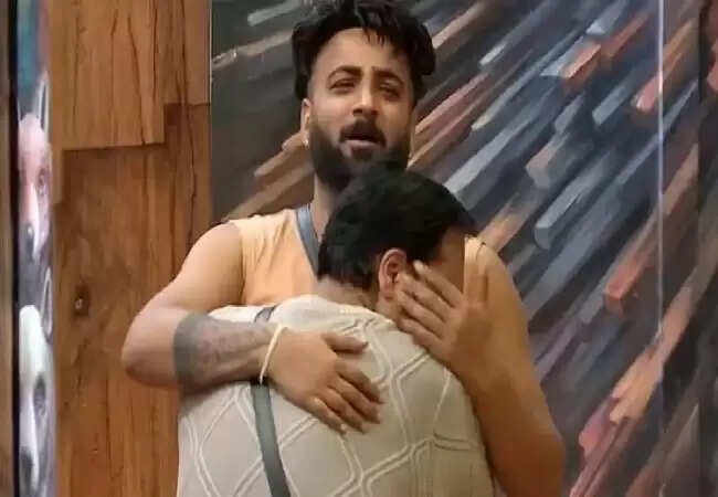 बिग बॉस 19: चौथे प्रतियोगी के एलिमिनेशन के बाद 14 कंटेस्टेंट्स के बीच मुकाबला