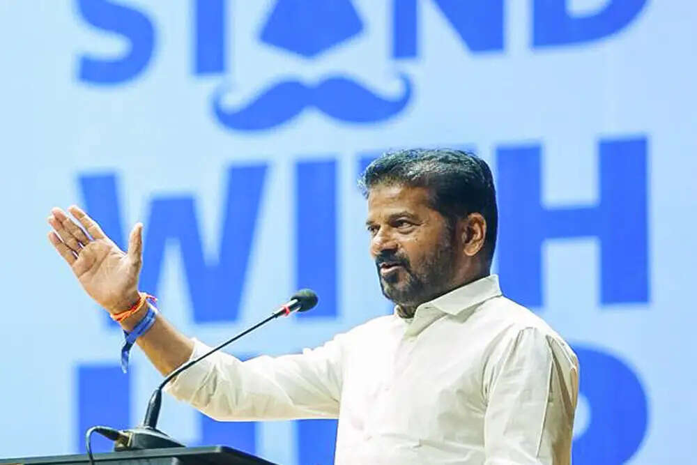 रेवंत रेड्डी का हिटलर से प्रेरणा लेने का विवाद
