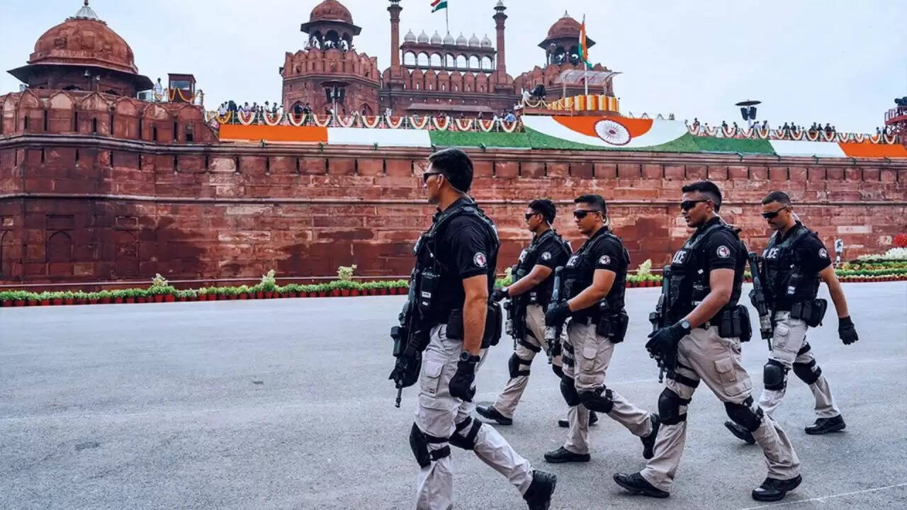 दिल्ली में स्वतंत्रता दिवस 2025 के लिए सुरक्षा के कड़े इंतजाम: 10,000 जवान तैनात