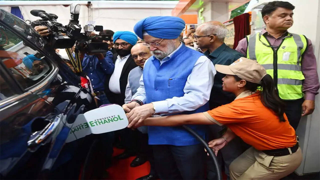 टोयोटा ने इथेनॉल मिश्रित पेट्रोल पर शिकायत करने वाले इन्फ्लूएंसर के खिलाफ मुकदमा दायर किया