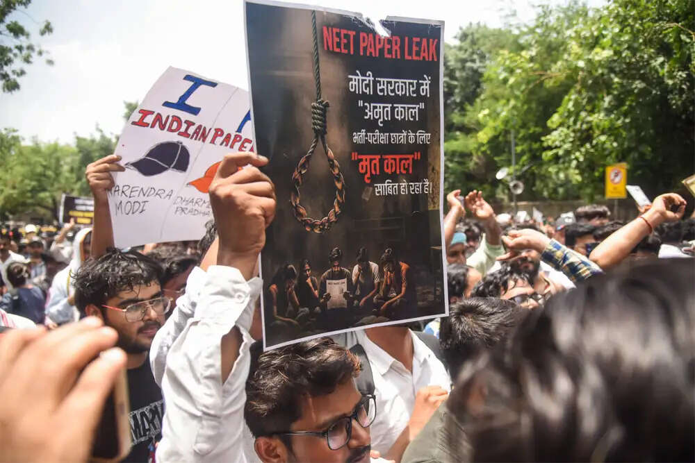 कॉकरोच जनता पार्टी: युवाओं की आवाज़ और राजनीतिक प्रतिक्रिया