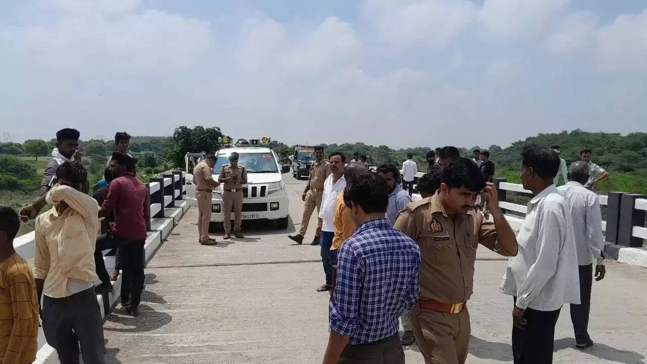 जालौन में पिता ने बेटियों को नदी में फेंका, खुद भी कूद गया