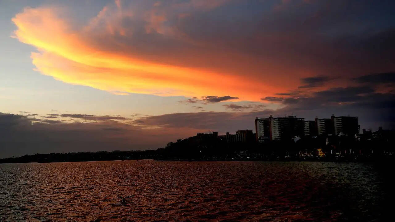 भारत में मौसम परिवर्तन: बारिश और गर्मी का अलर्ट