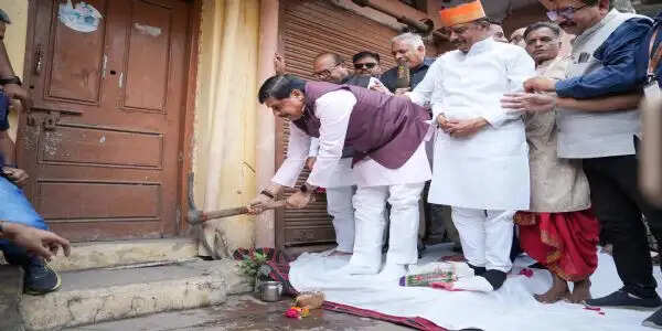 कुदाल की चोट में दिखा राजधर्म : संदर्भ- डॉ. मोहन यादव
