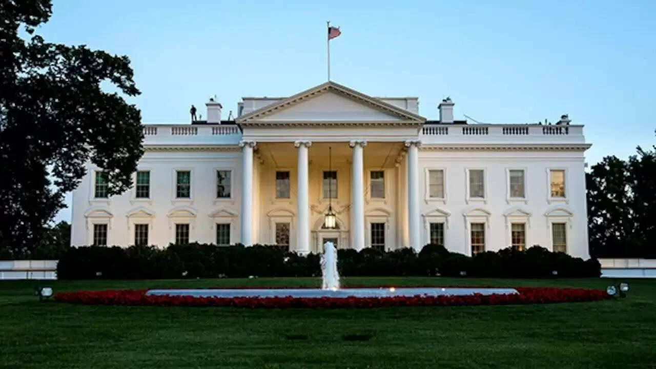 अमेरिकी सरकार का शटडाउन समाप्त, संघीय कर्मचारियों को मिलेगी राहत