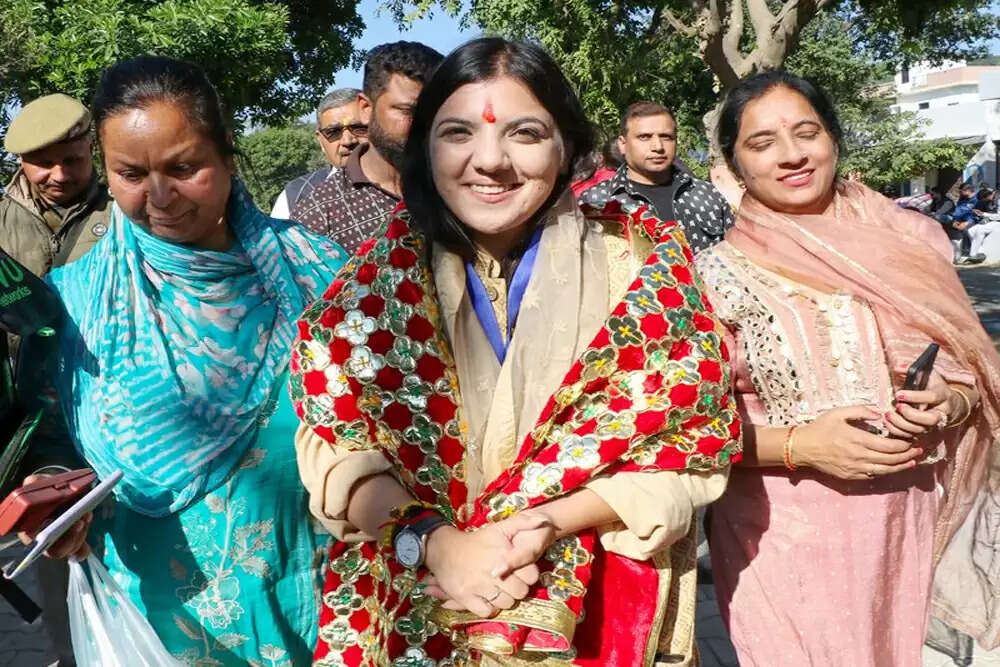 भाजपा ने नगरोटा उपचुनाव में जीत हासिल की, देवयानी राणा बनीं विजेता