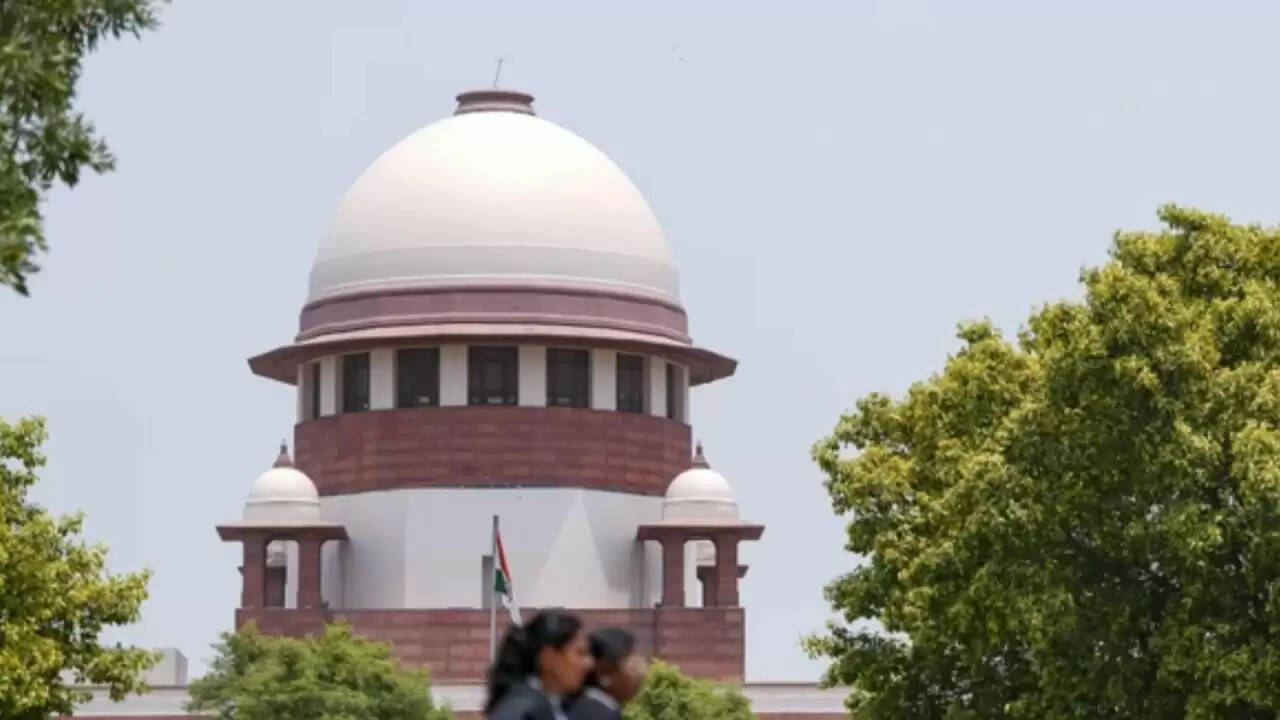 सुप्रीम कोर्ट ने ओडिशा की छात्रा के आत्मदाह प्रयास को बताया 'शर्मनाक', सुरक्षा पर उठाए सवाल