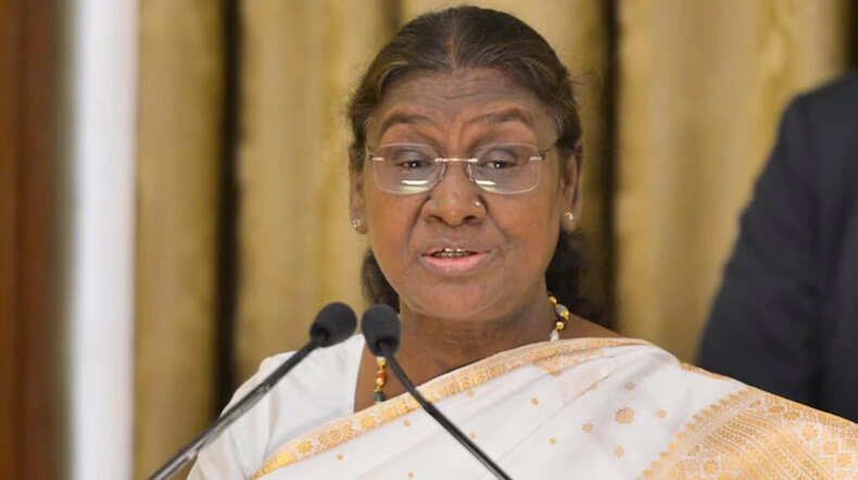 राष्ट्रपति मुर्मू के दौरे में प्रोटोकॉल चूक पर केंद्र ने पश्चिम बंगाल प्रशासन से मांगा स्पष्टीकरण