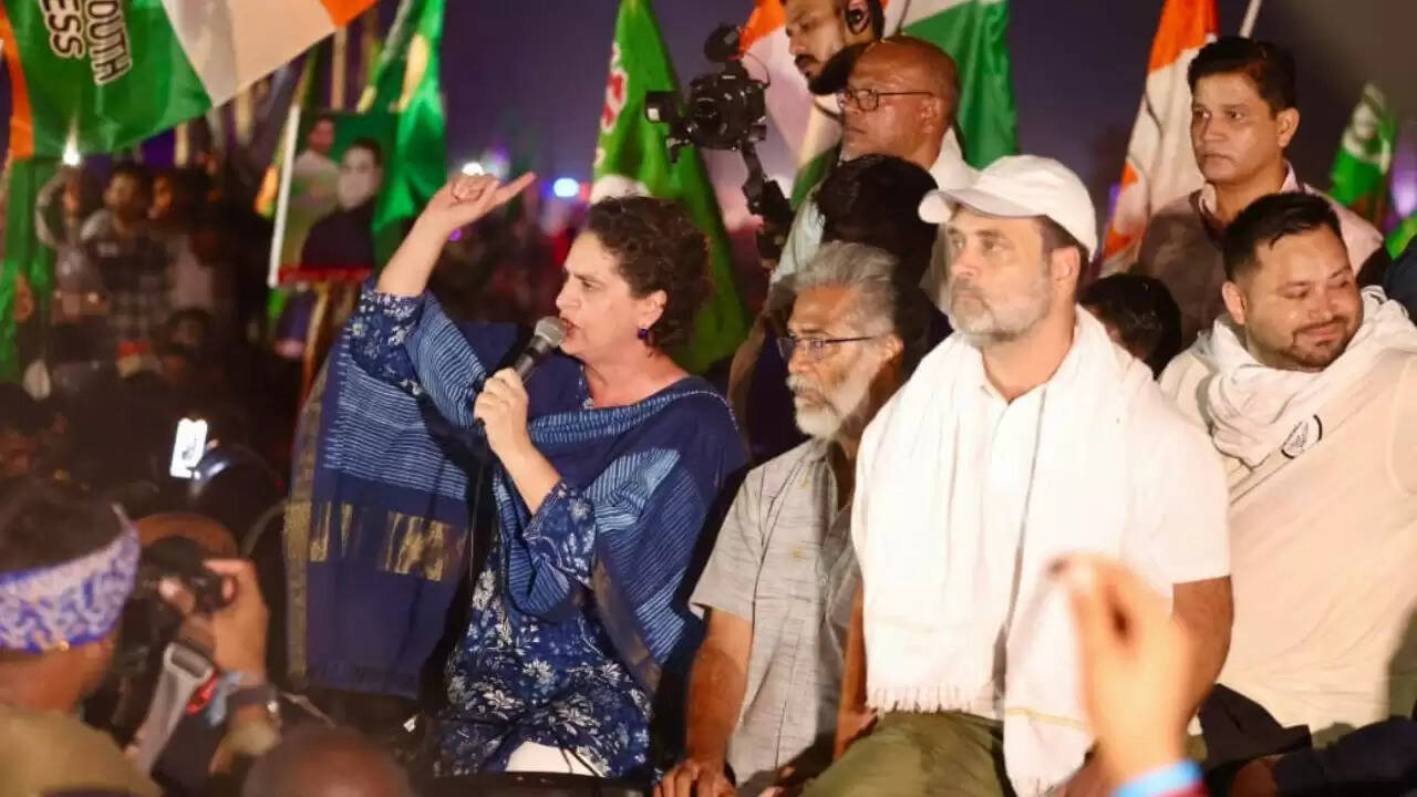 प्रियंका गांधी का सत्ताधारी दल पर तीखा हमला, वोट की रक्षा की अपील