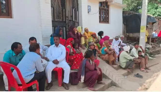 अयोध्या में संदिग्ध परिस्थितियों में तीन लोगों की मौत, परिवार में मचा हड़कंप