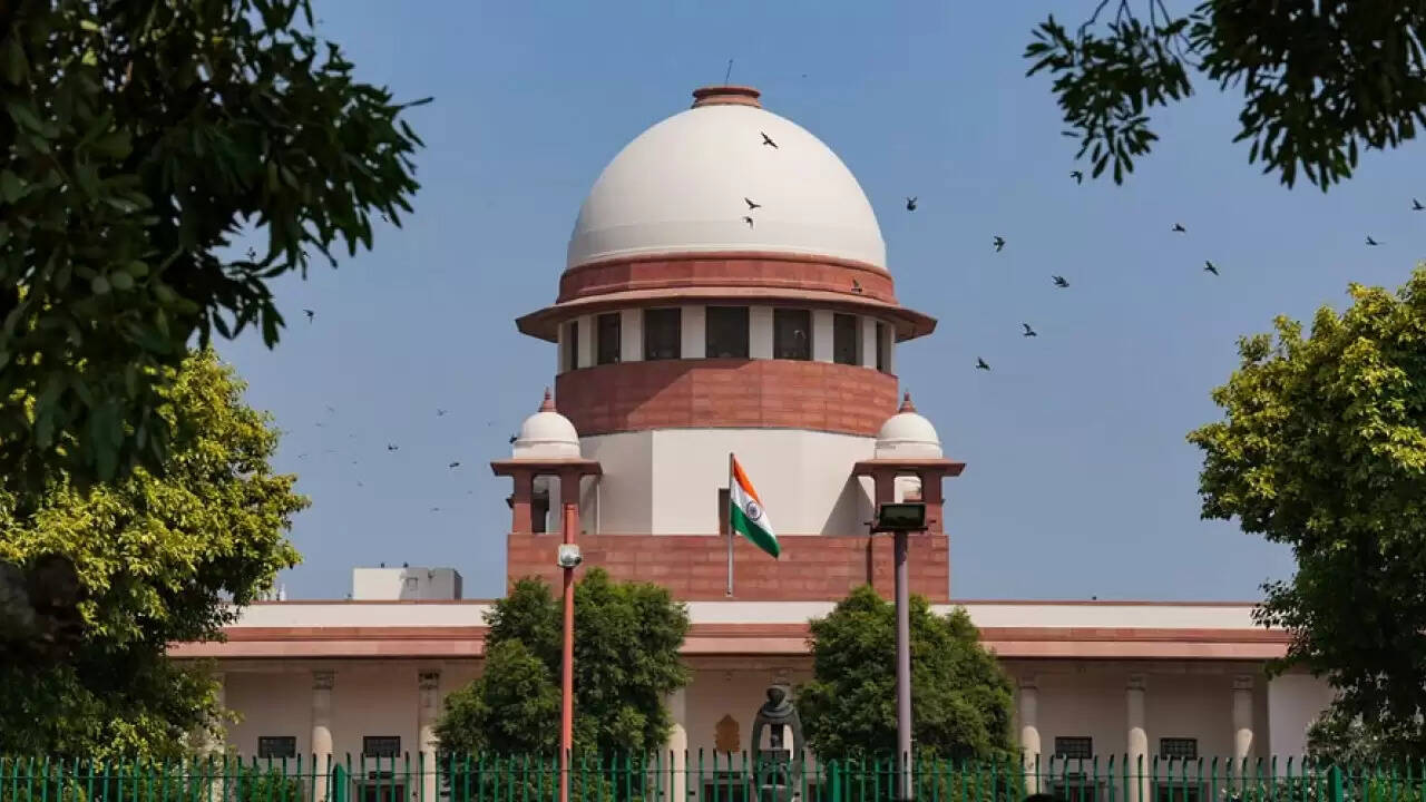 सर्वोच्च न्यायालय ने राष्ट्रपति के सवाल पर केंद्र और राज्यों को नोटिस जारी किया
