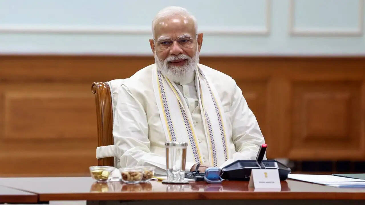 प्रधानमंत्री मोदी ने नेहरू का रिकॉर्ड तोड़ा: 4,399 दिन की सेवा का नया मील का पत्थर