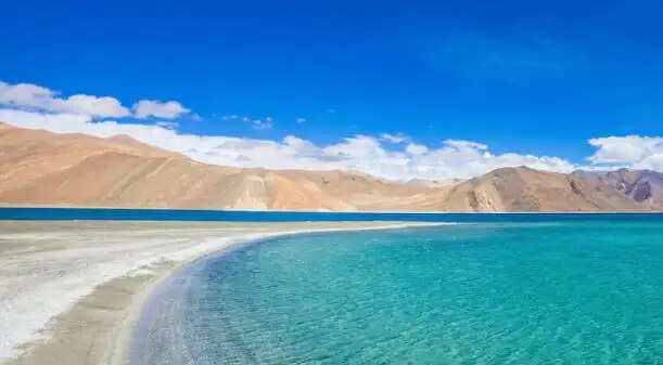 दुनिया की सबसे खूबसूरत झीलों की यात्रा