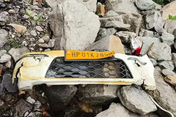 मनाली में सड़क दुर्घटना: चार की मौत, एक घायल