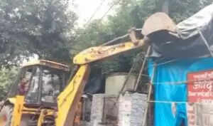 अलीगढ़ में सड़क किनारे अतिक्रमण पर सहायक नगर आयुक्त की अपील