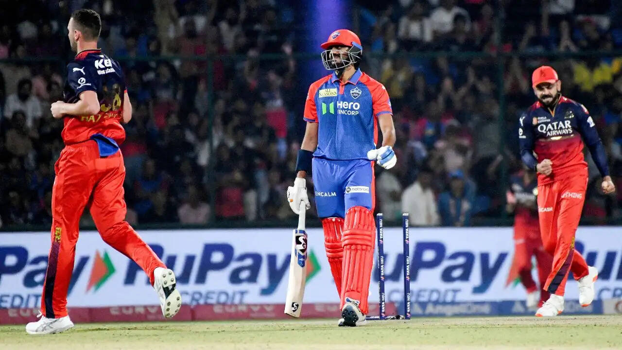 दिल्ली कैपिटल्स और रॉयल चैलेंजर्स बेंगलुरु के बीच IPL 2026 का रोमांचक मुकाबला