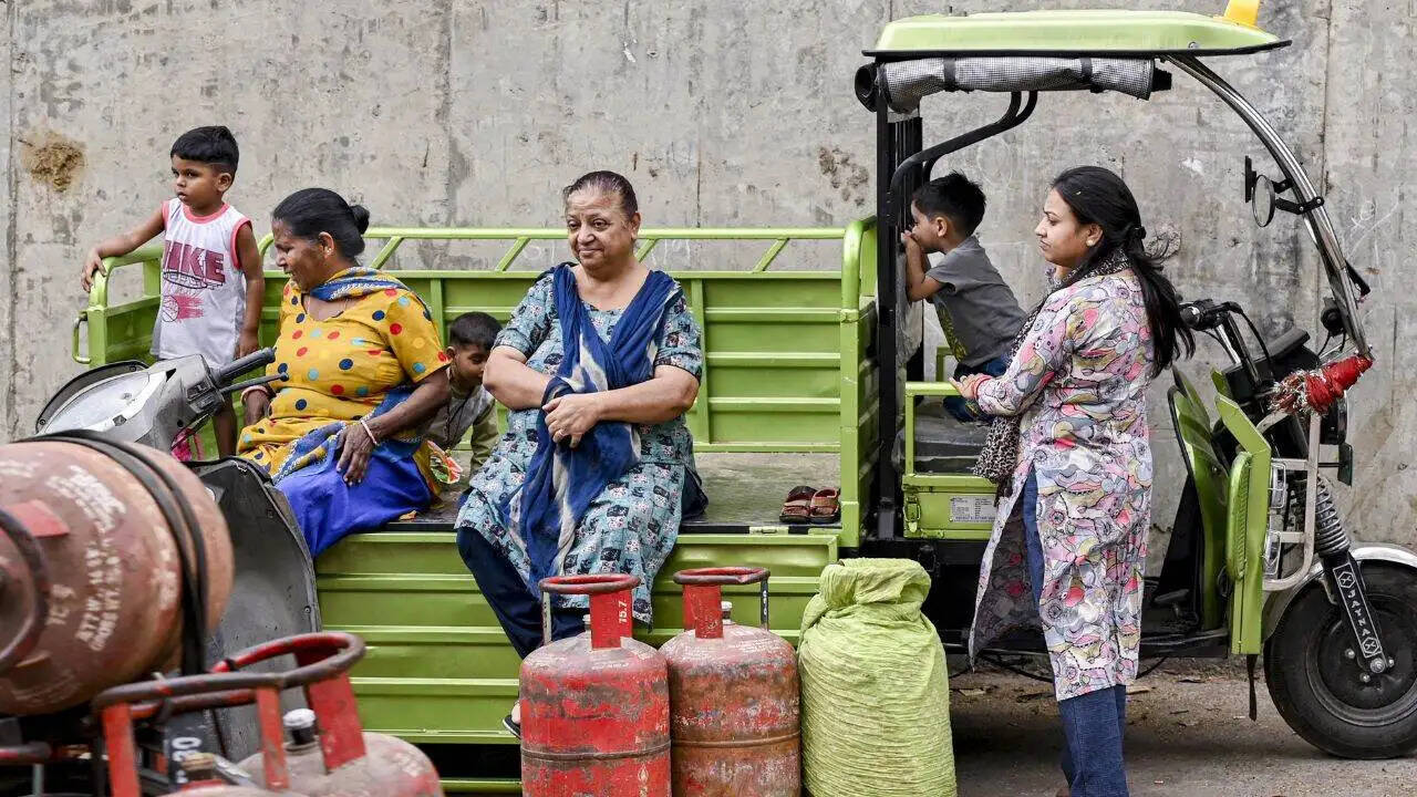 दिल्ली में LPG सिलेंडर की कीमतों में वृद्धि, जानें नए दाम