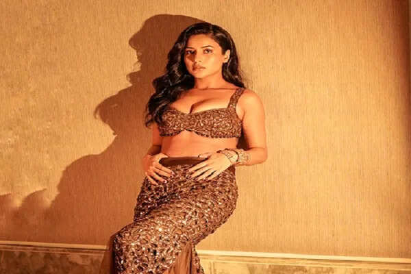 शहनाज गिल ने 'इक्क कुड़ी' के साथ निर्माता के रूप में किया करियर का नया आगाज़