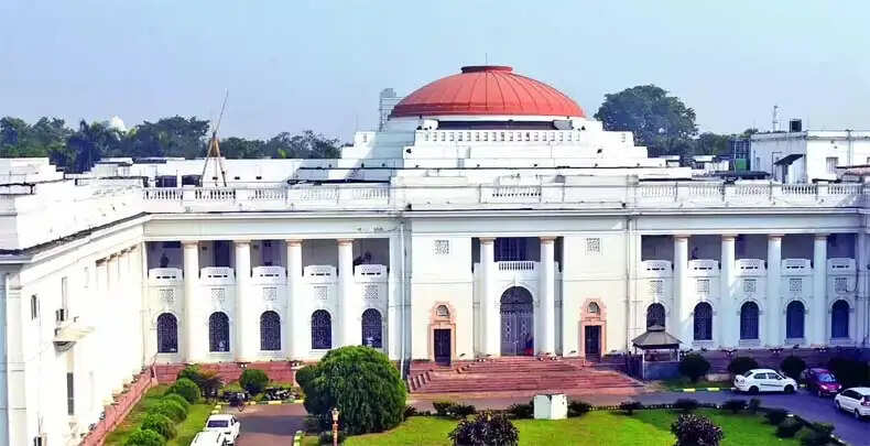 पश्चिम बंगाल विधानसभा भंग, राज्यपाल ने जारी किया आदेश
