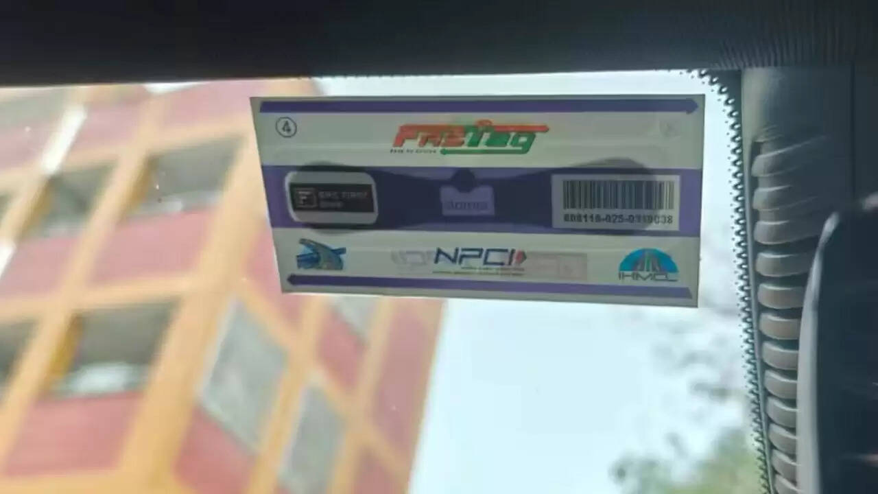 क्या आपके FASTag से बिना वजह कट गया टोल? जानें कैसे करें शिकायत