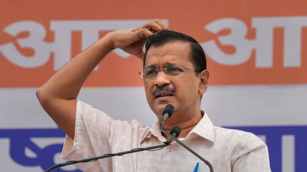 केजरीवाल ने नोबेल पुरस्कार की मांग कर राजनीतिक विवाद खड़ा किया