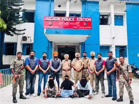 पंजाब पुलिस ने भारत-भूटान सीमा से तीन अपराधियों को पकड़ा