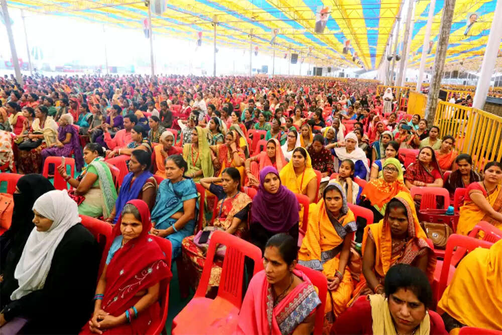 तमिलनाडु में पेंशन योजना: क्या सरकारी कर्मचारियों को विशेष लाभ मिलना चाहिए?