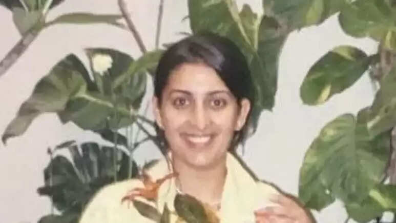 स्मृति ईरानी की बेटी ज़ोइश की अनदेखी तस्वीरें हुईं वायरल