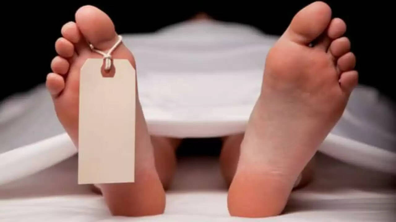 बिहार में विवाहिता का शव बरामद, परिजनों ने ससुराल के दरवाजे पर किया अंतिम संस्कार